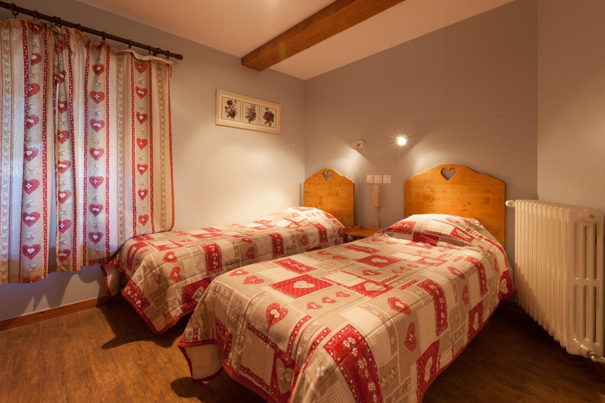 Auberge Des Montauds - Hotel & Restaurant Villard-de-Lans Phòng bức ảnh