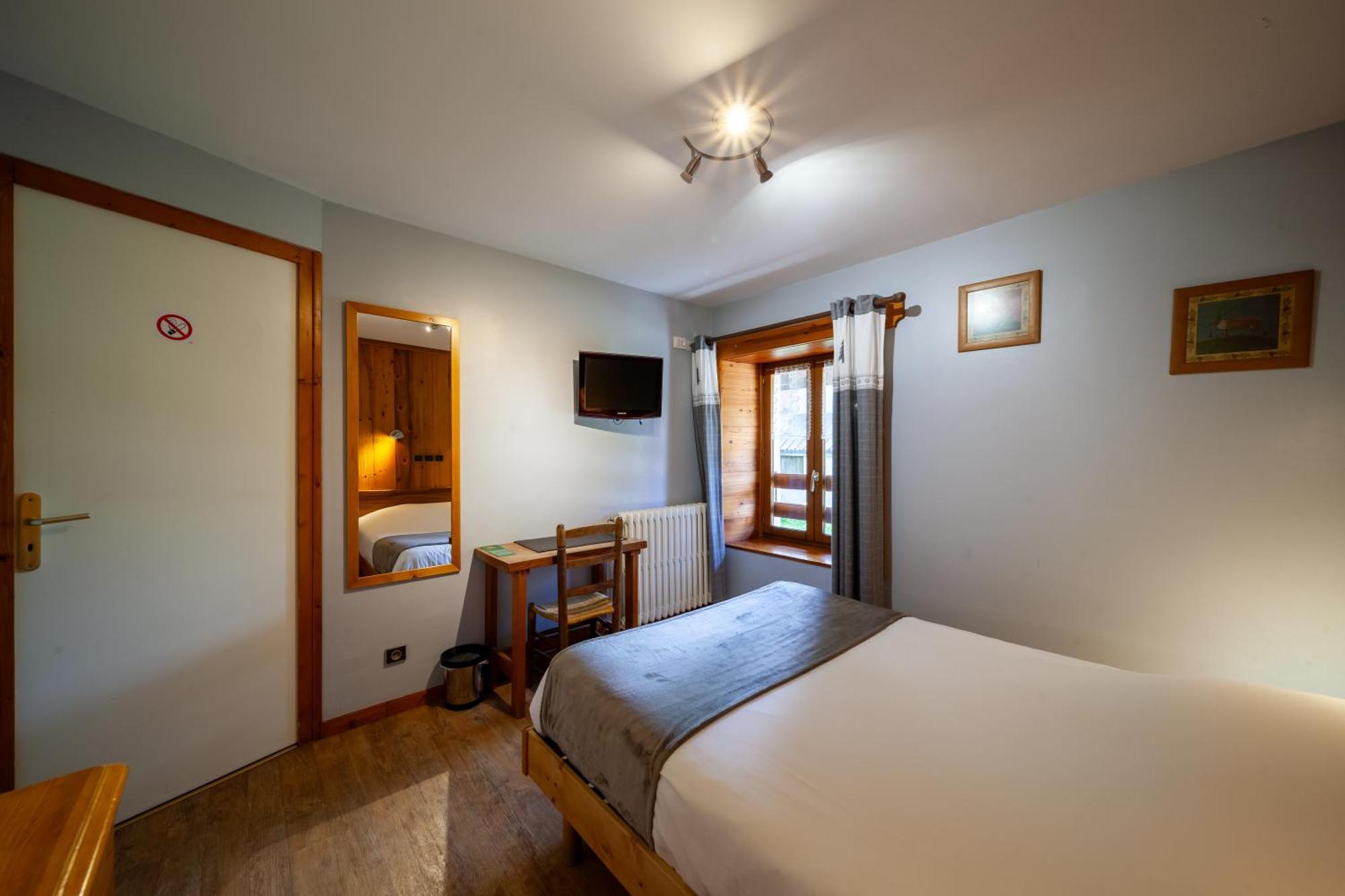 Auberge Des Montauds - Hotel & Restaurant Villard-de-Lans Phòng bức ảnh